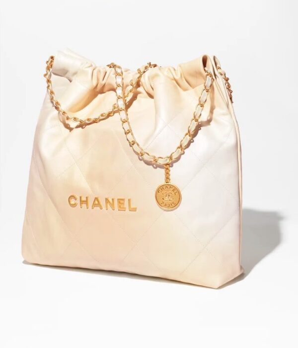 Chanel 22 Handbag