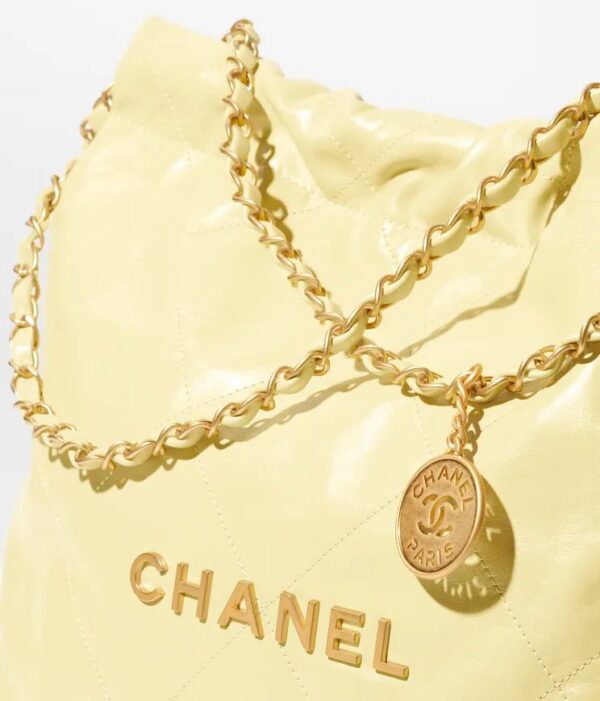 Chanel 22 Small Handbag