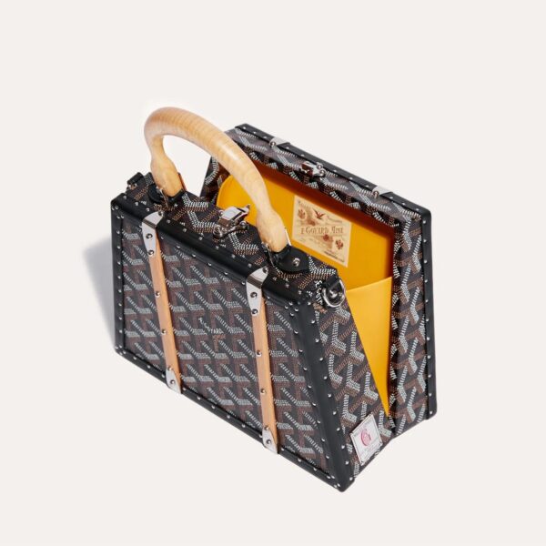 SAIMALMINTY01CL01P_3_plongee_e9e4.jpg Goyard Saïgon Mini Trunk Bag