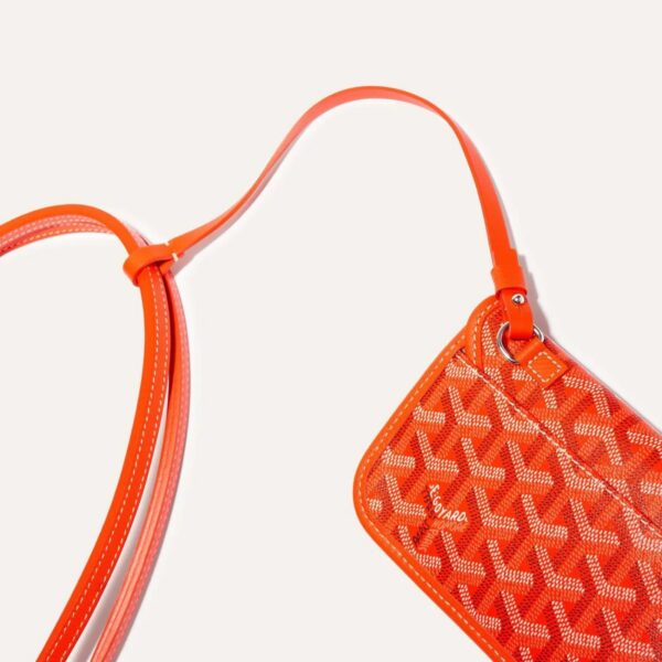 STLOUIPMLTY07CL07P_7_detail_405e.jpg Goyard Saint Louis PM Bag