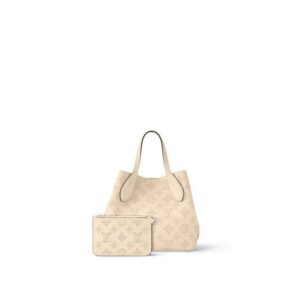 louis-vuitton-blossom-pm-mahina-leather-handbags-M21909_PM1_Backview.jpg Louis Vuitton Blossom PM