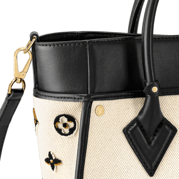 Louis Vuitton On My Side MM