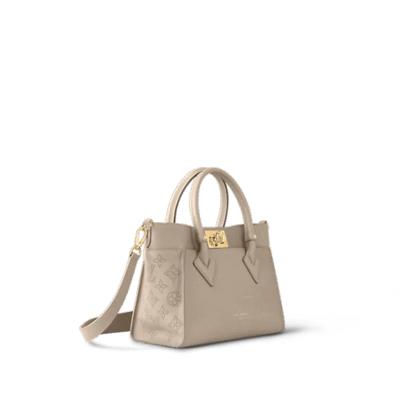 Louis Vuitton On My Side PM