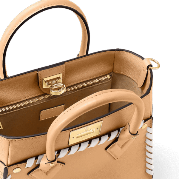 Louis Vuitton On My Side PM
