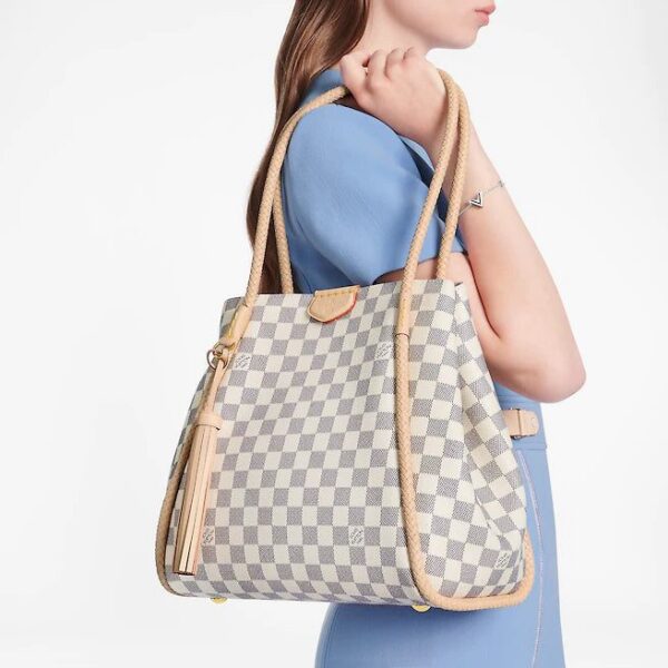 Louis Vuitton  Propriano
